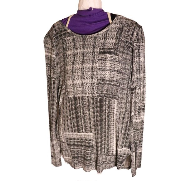 🎊3 FOR $10 DEX WOMENS S/P BLACK & WHITE PATTERNED SHIRT WITH SLITS IN SIDES - Picture 1 of 3